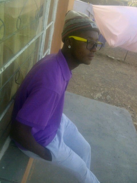 Best Goalkeeper in town playin fr the one of the moste archieving teams African Angels F.C .I'm 20 yrz old I'm Curently workin in a Construction Site thts me