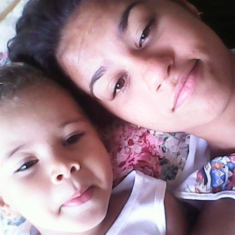 '' se for pra entrar na minha vida verifica se é forte o suficiente pra permanecer neela '' :3 :3