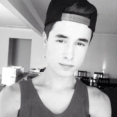 I'm kian and I like cuddles