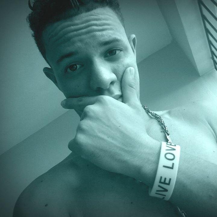 #Whatsapp-----829-828-2191 :*
#FacebOok-----El WariO 
No Toy En Ti MaNiTo *__* EnfoCaO En Mi MuSiC :D