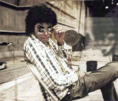 Just a fan account about the only King Of Pop.