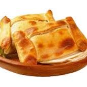 Las mejores empanadas de pino con carne picada. ¡Pide las tuyas! A sólo $850 pesos. Se reciben pedidos sobre 15 empanadas.  -Empanadas Rauquen--¡LAS MEJORES!