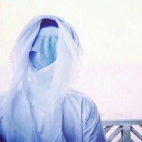 اللي يبي قربي بـ يلقى قبولہ
محبہ و قيمہ و شيمہ ۆمقدار
واللي يبي فرقاي روحوا قولو لہ
لا بيدھ الجنـہ ولا بيدھ النـار‏​‏​‏​‏​‏​‏​‏​‏​‏​‏​‏​‏​‏​​‏​​‏​‏​