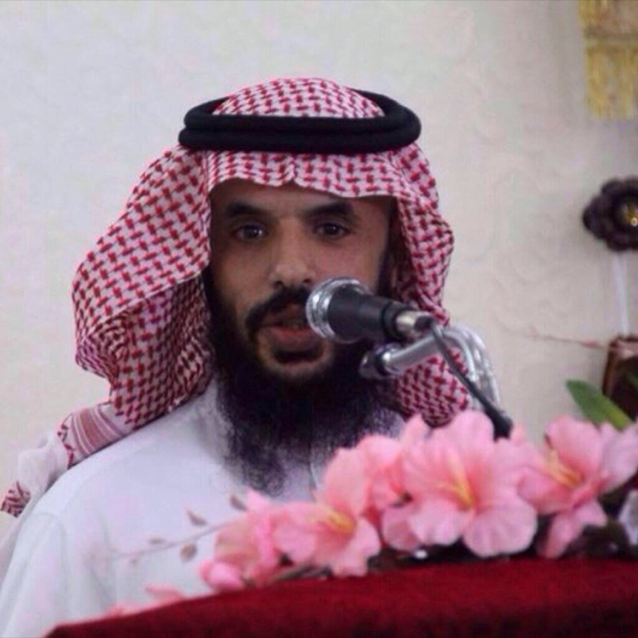 شاعر نظم - ومحاوره وجميع ما اكتب لي - ( الغني لو هو نذل هرجه مليح -والعسل علقم من يدين الفقير ) للتواصل ٠٥٣٠٤٤٤٨٠٩-٠٥٥٠٠٤٣٤٣٥
