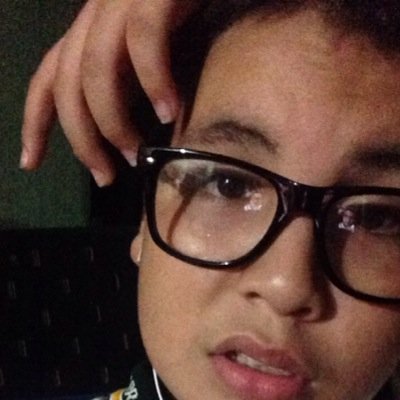 Soy administrador de sitios web. estudiante. Hermano-Primo-Hijo-Tío.