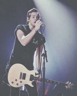 Zouinormous's profile picture. 19. Jan 2012. 3rd account . .I keep making new ones. Just like Michael colors his hair.