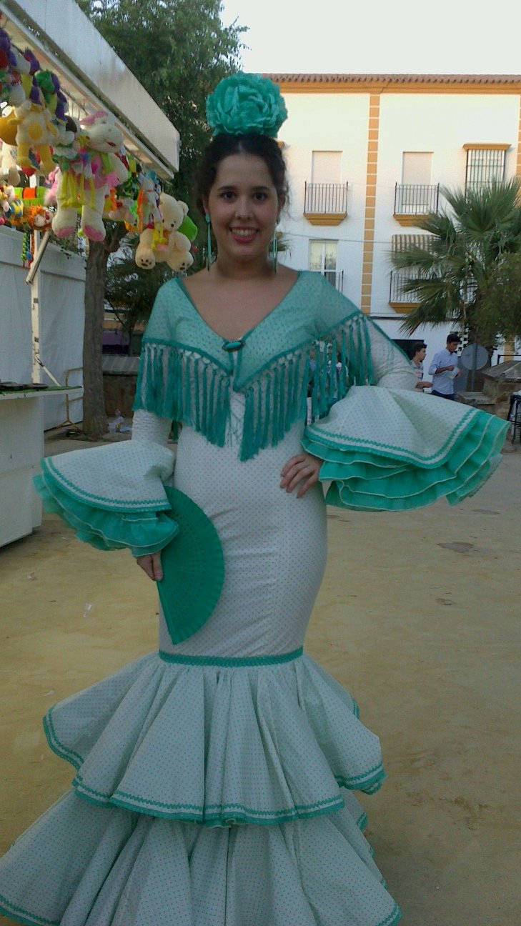 Estudiante de Ingeniería Mecánica. Adicta al chocolate. Amante de la música,la playa y la siesta. Apasionada de las fiestas. =)