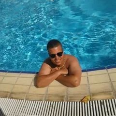 انسان بسيط احب الحياة