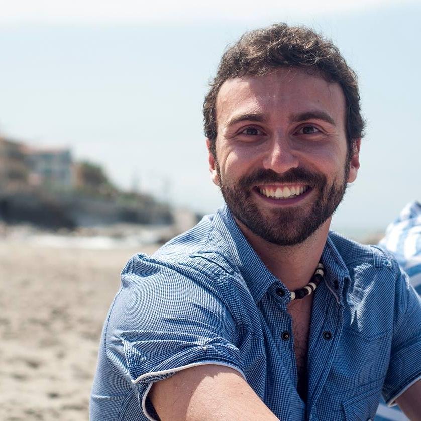 Appassionato di #viaggi, #arte e #SMM . Da fervente interista credo ciecamente nel culto di José Mourinho. Nel tempo libero giro l'#Europa, vedo gente e scrivo.