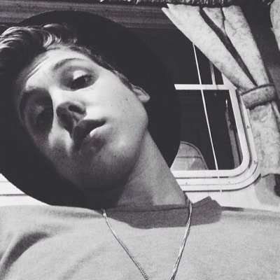 Hey guys! This is a free follow acct! Please follow @matthewssthot