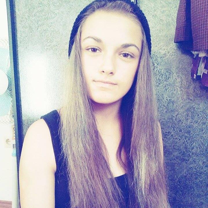 Vas Happenin'?
I'm 15 and I'm #ProudDirectioner, Lovatic and Mixer. I'm crazy about @LandRover *_* I can't follow back, I hit the fucking limit :((( ❤️ #YOLO
