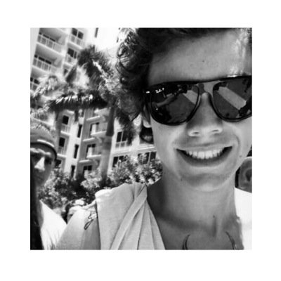 hey you should go follow @stylemyash cause, she gave you this free follow :)