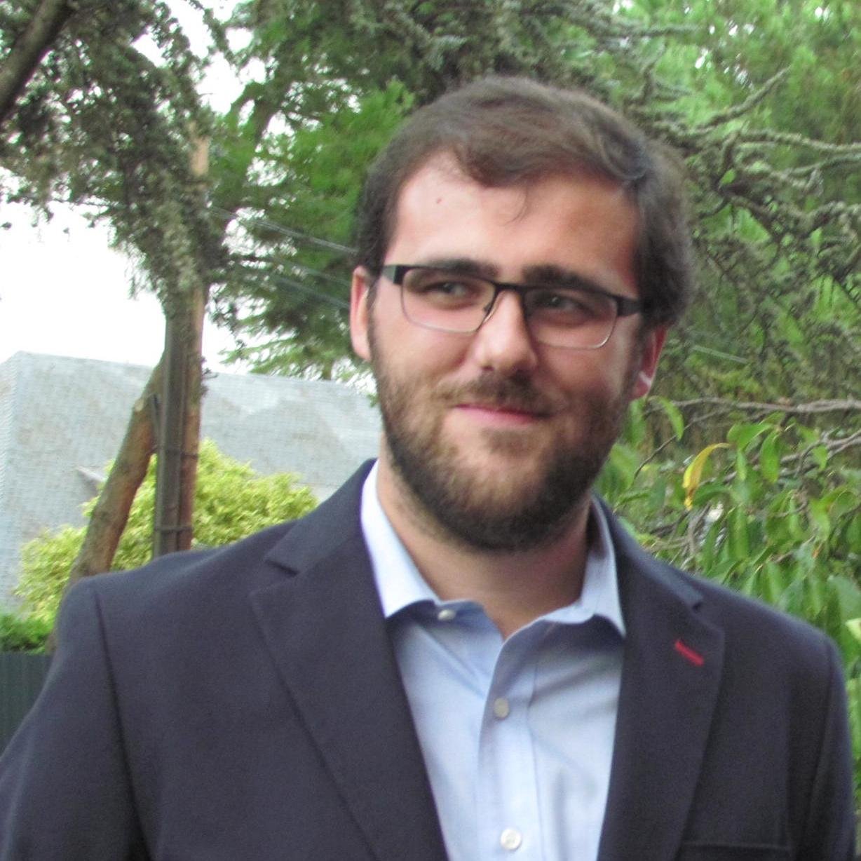 38. Padre, Ingeniero Químico.