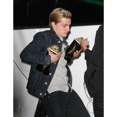 Hutcherconda1's profile picture. a Katniss querendo resgatar meu marido,mas não deu porque o @jhutch1992 a esqueceu.. #tributo cobrando segredos com finnick [D4] · sigam @myunluckylovers