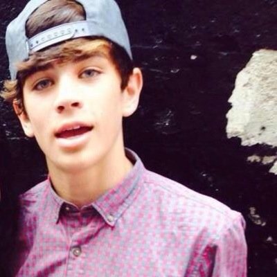 Remember that Hayes loves you and wants you to be happy (: @hey_shawnmendes