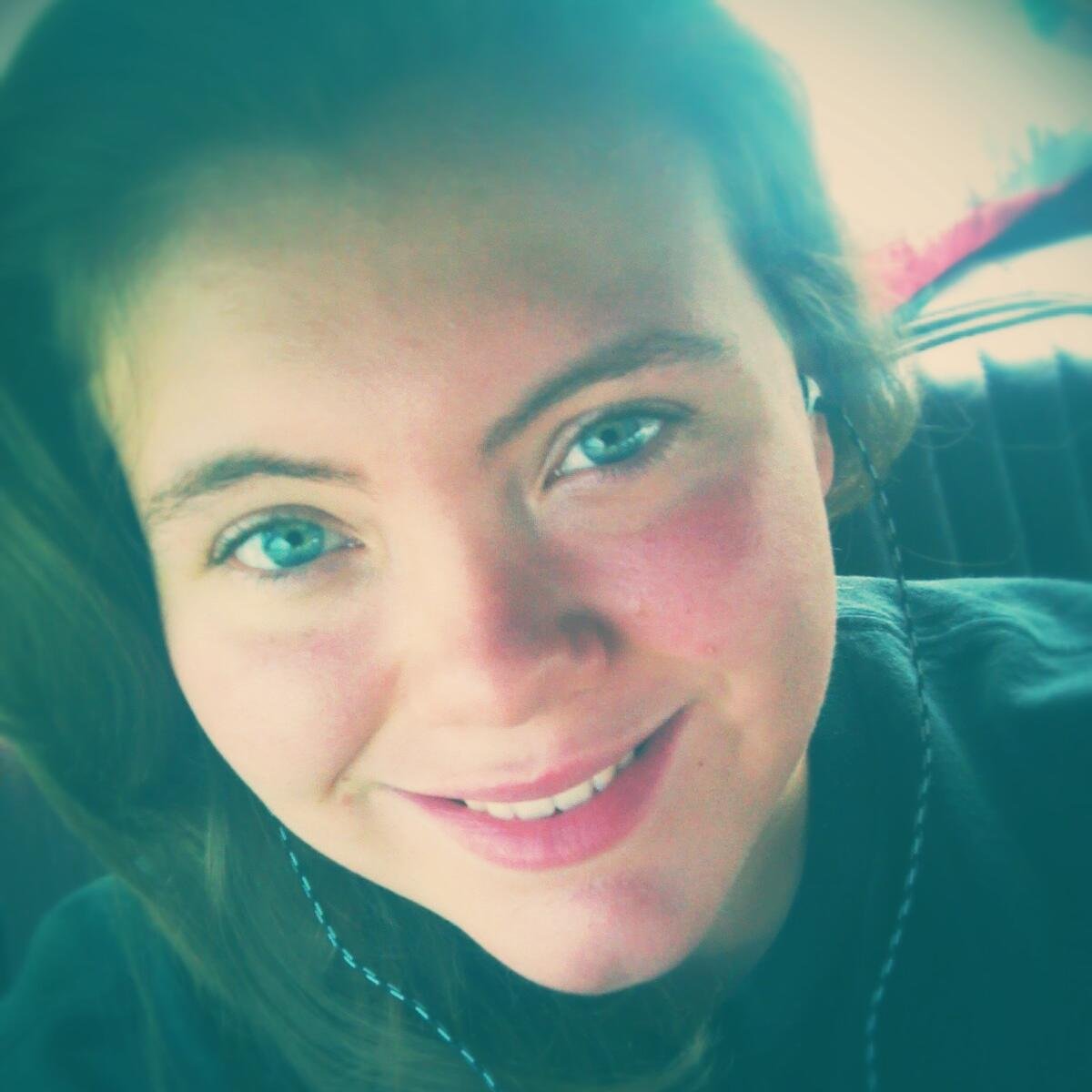 FOLLOW MEE!! Omg, i'm so sorry for screaming at you..    ;)
Singer / Writer / Survivor / Dreamer