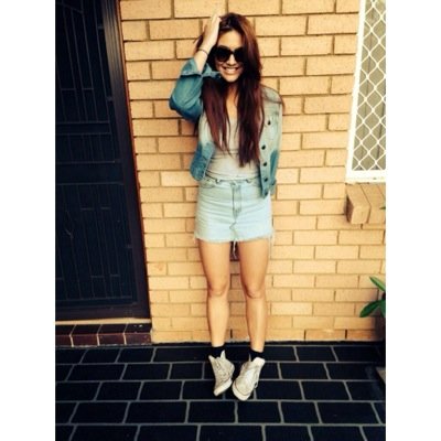Singer/Songwriter, lover of fashion. Trying to be pretty alright at everything. {Roleplay; Not Mali-Koa}