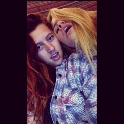 ChelseaHynson's profile picture. flower power, dude