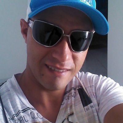 CENTAL-FRETE E MUDANÇAS
64-9984-1868 fretes 24hrs
domingos e feriados
em jataí-GO,apartir de
 20,00r$ e apartir 
de 100kms 0,99 cv$ o
km rodado