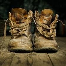 Holston17's profile picture. I wonder what life was like outside of the silo.... what does the OUTSIDE look like? i have too many questions with not enough answers.