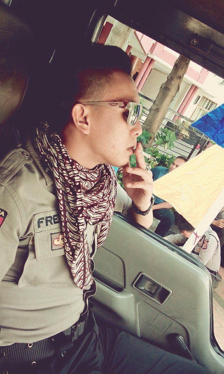||Semua karena Yesus || SI-2010 UNIKOM || @TotalRanger || #GGMU || Cepat tidak mendahului • Pintar tidak menggurui • Tajam tidak melukai • • • 271291 • • •
