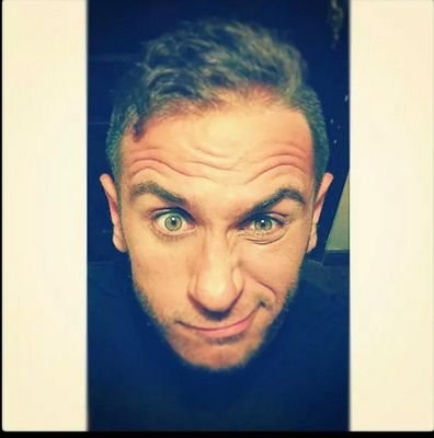 Alex Runners marketing lead ,Beach,RnB,Rugby player,Dogs,sales n marketing, married and in love with my wifey , Aries, we bloobeef bel Baid we malish fel 3egga