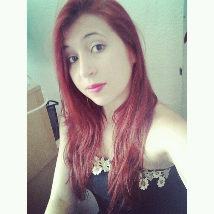 Nunca, jamais diga o que sente. Por mais que te doa, por mais que te faça feliz. Quando sentir algo muito forte, peça um drink.