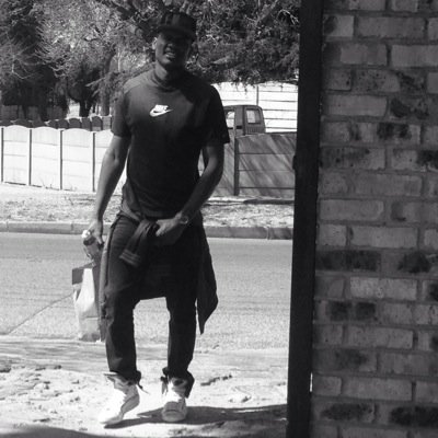 SimDopeWorld's profile picture. ✨✨✨