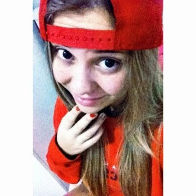 A vida é curta demais pra eu agradar cada idiota que pensa que sabe como eu deveria agir ✌️