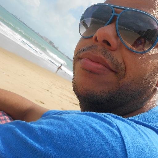 se quer viver uma vida feliz, amarre-se a uma meta, não ás pessoas nem as coisas.
