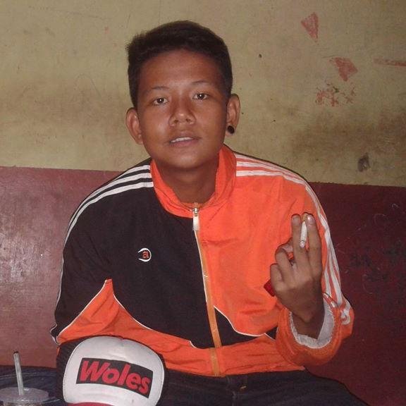 yang terlihat baik gak selamanya baik, orang-orang munafik selalu ber-modus-kan kebaikan, tetap waspada ;)