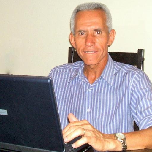 Olá, sou o Édio Dias, Internet Marketer e estou aqui para interagir com pessoas como você, que quer iniciar, desenvolver  e manter Negócios Online de sucesso!