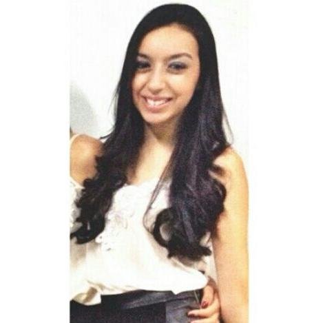 Leonina,Chata,Desastrada,Boba,Sonhadora,Palhaça,Sincera,Chorona..Adoro brigadeiro..Amo estar com gente que me faz bem e me faça rir até doer a barriga Rs!