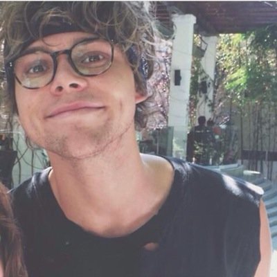 follow @ibangmuke bc free follow xo