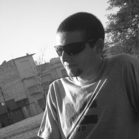 Estoy enfermo de humanidad..
Bebiendo luz de la oscuridad.. ♪