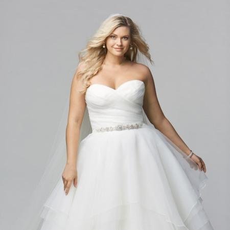 Collection Plus Size Women Clothes including #plussizedresses #jeans #plussizelingerie #plussizwimwear #plussizeclothes #plussizeclothing #womenplussize