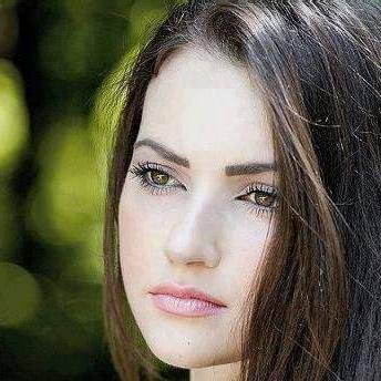 EmyZakiya's profile picture. 