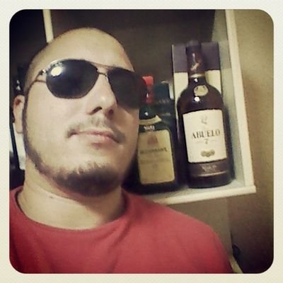 Nacido en los 80's, Mujeriego desde los 90's! Las Novias, Esposas y Madres de Mis Amigos, piensan que soy una Mala Influencia, la verdad, tal vez si lo sea! ;-)