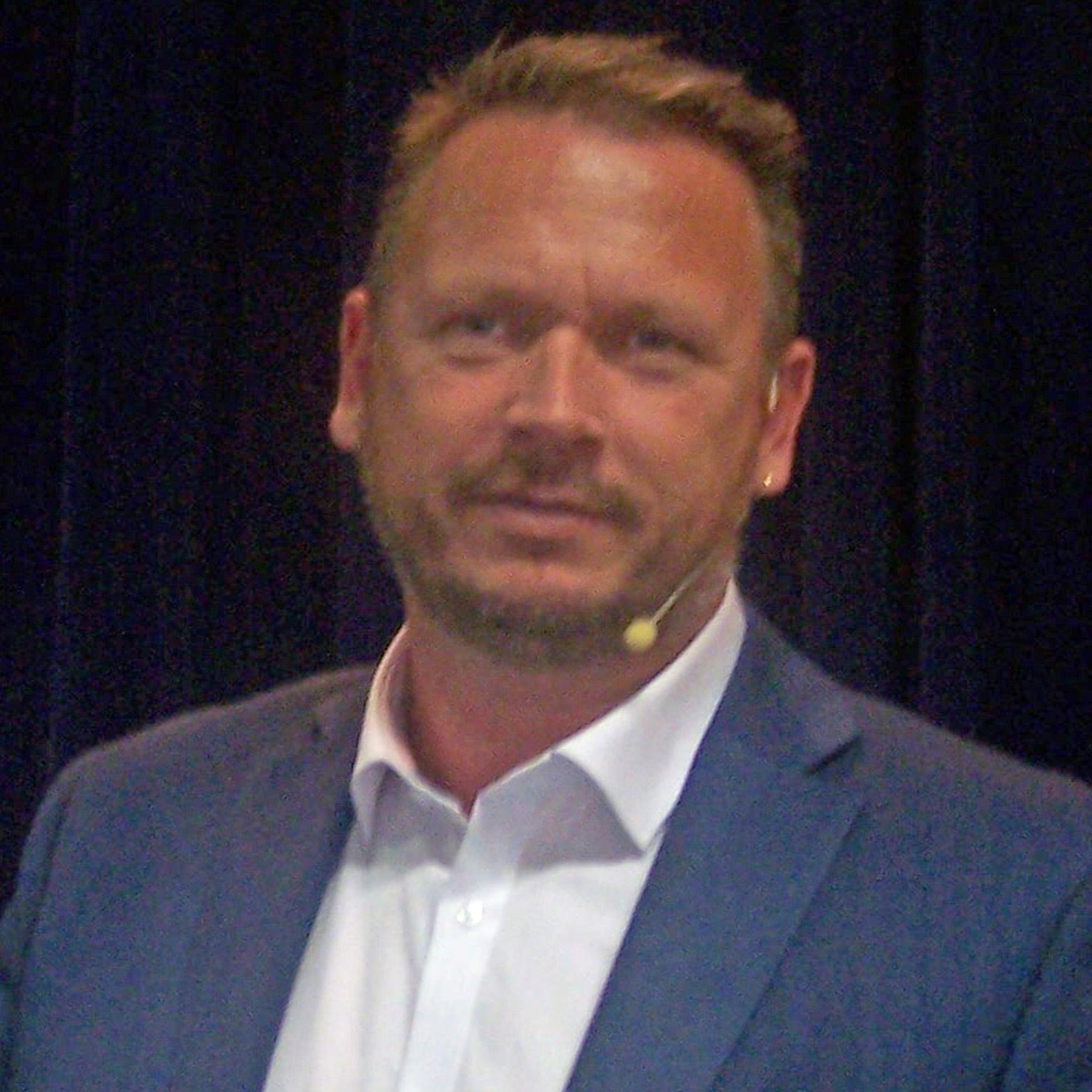 WouterWeistra's profile picture. Voorganger in Levend Woord Gemeente Franeker. Getrouwd met Anja, vader van drie pareltjes.