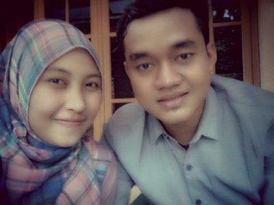 *Bagian hidupnya @Hendrahid 
*Member of @sophie_paris
*Asisten Apoteker
*Work at RS. Eka Hospital BSD