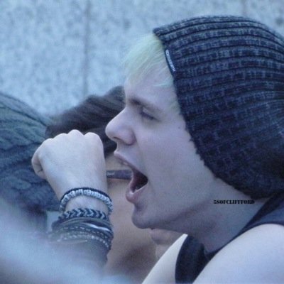 ಥ⌣ಥ lol ur not michael clifford ಥ⌣ಥ