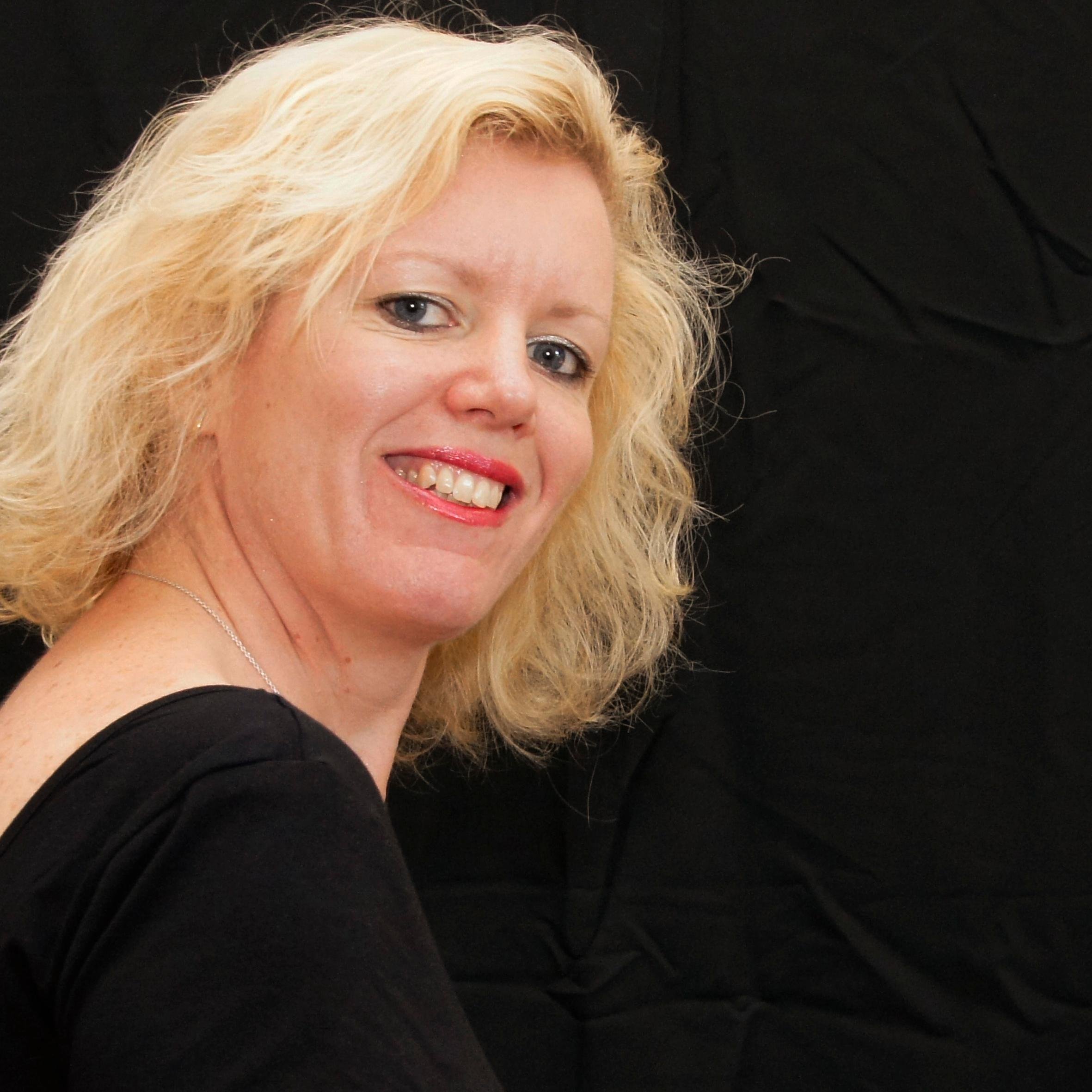 Getrouwd, moeder van 2 geweldige dochters, grootste hobby fotografie!