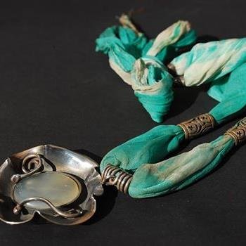gümüş takı tasarım MODA ŞİNASİ EFENDİ SOKAK NO 1 KADIKÖY-İSTANBUL .TEL: 3379831 ETHNIC JEWELS AND ART BY SUAT HAZAR