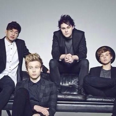 Free follow from @5SOSwouldx