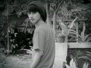 Keterpurukan jangan di jadikan satu alesan tapi jadikanlah satu acuan untuk menghadapi hidup yang lebih baik :) O:) (y)