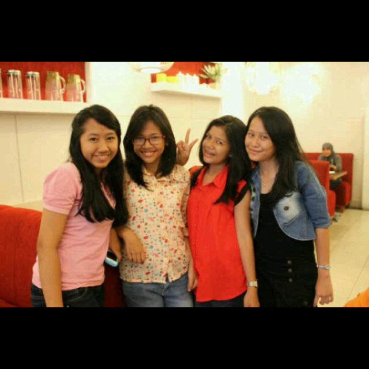 We are still JFriendship is today,tomorrow,even to die.