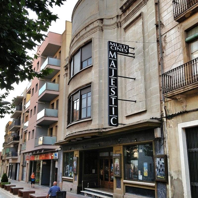Benvinguts al Twitter Oficial de Cinemes Majèstic de Tàrrega. Seguiu-nos per estar informats del cine de Tàrrega!