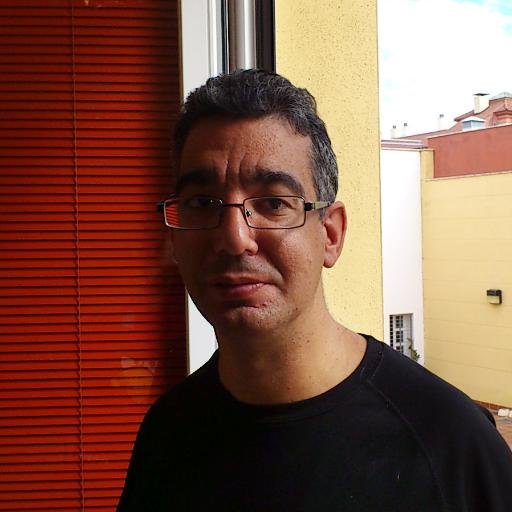 soy de barcelona me gusta el fútbol de todos los deportes y escucho radio marca y veo la television los partidos de en directo   #followback