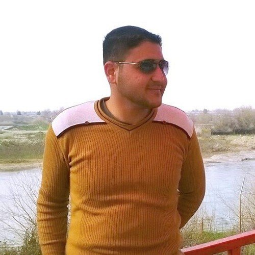خريج معهد نفط