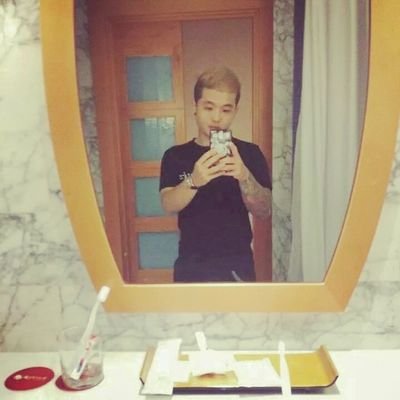 WeikiatChua's profile picture. 我不在乎天长地久, 只在乎曾经拥有。